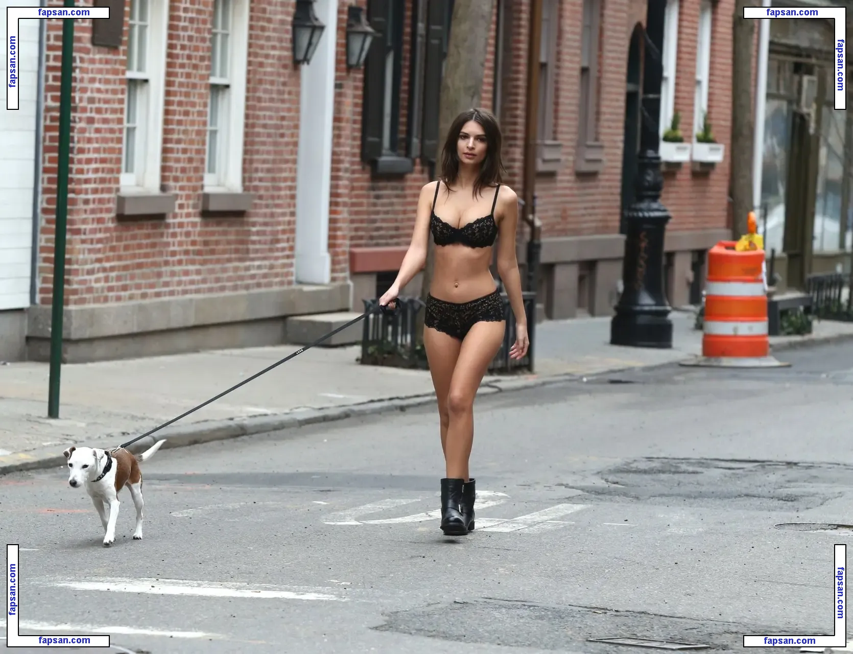 Emily Ratajkowski голая фото #3845 с Онлифанс