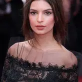Emily Ratajkowski голая #3267