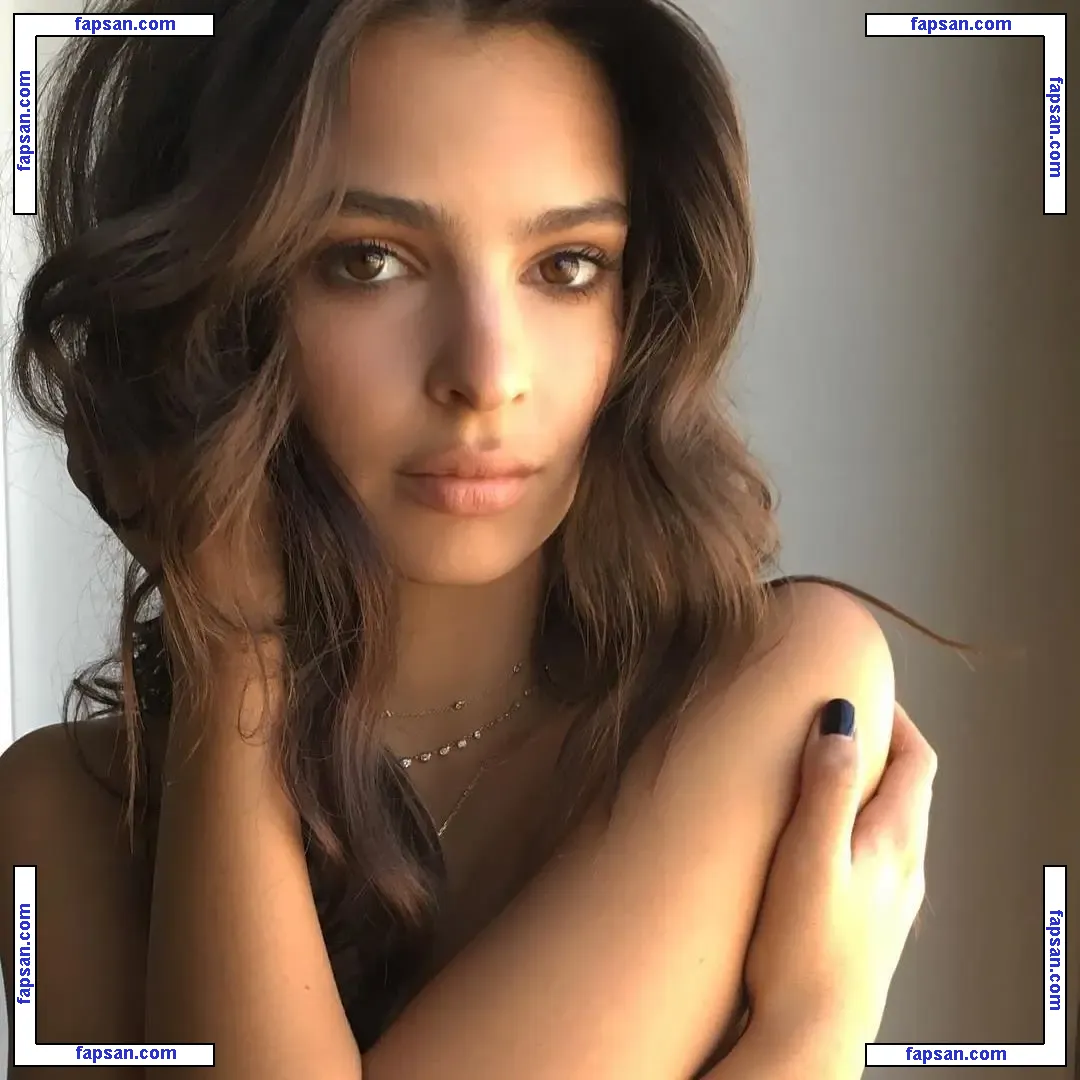 Emily Ratajkowski голая фото #4200 с Онлифанс