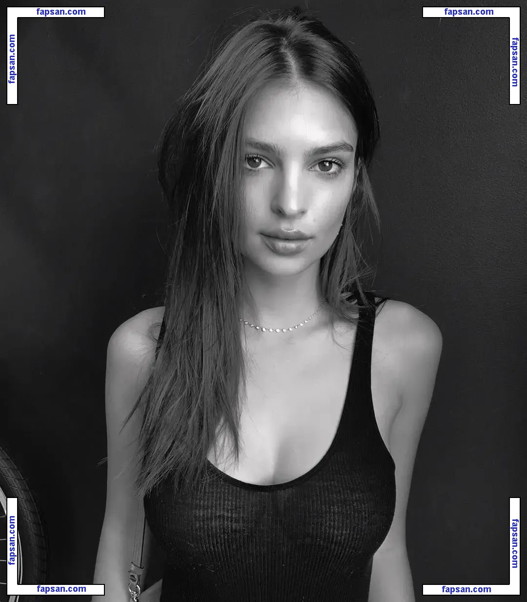 Emily Ratajkowski голая фото #4280 с Онлифанс