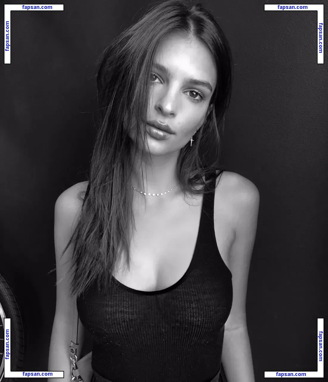 Emily Ratajkowski голая фото #4282 с Онлифанс