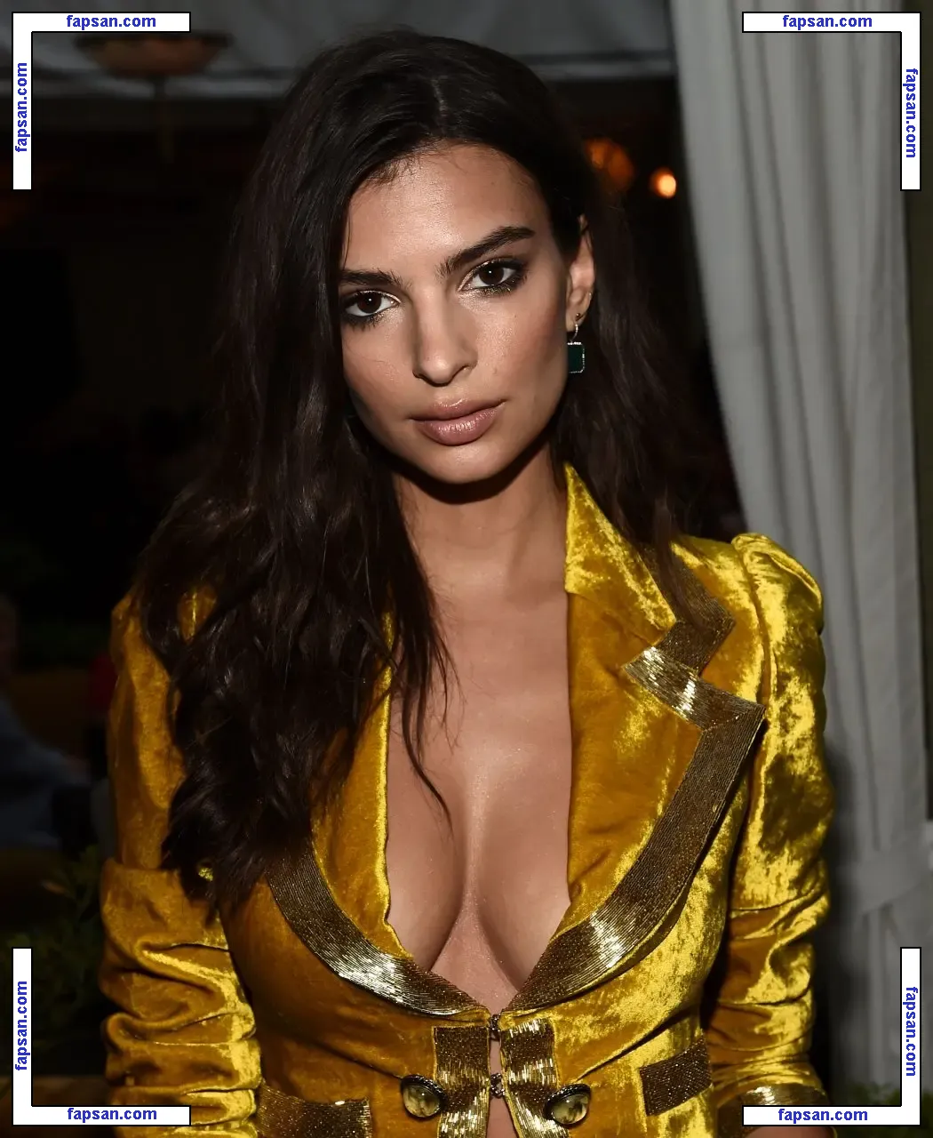 Emily Ratajkowski голая фото #4450 с Онлифанс