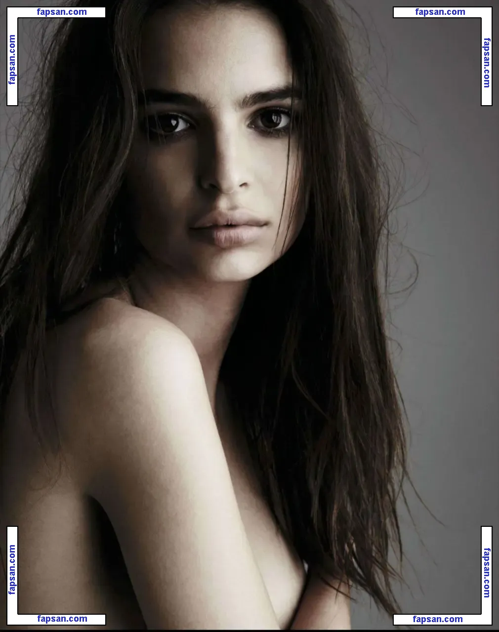 Emily Ratajkowski голая фото #4668 с Онлифанс