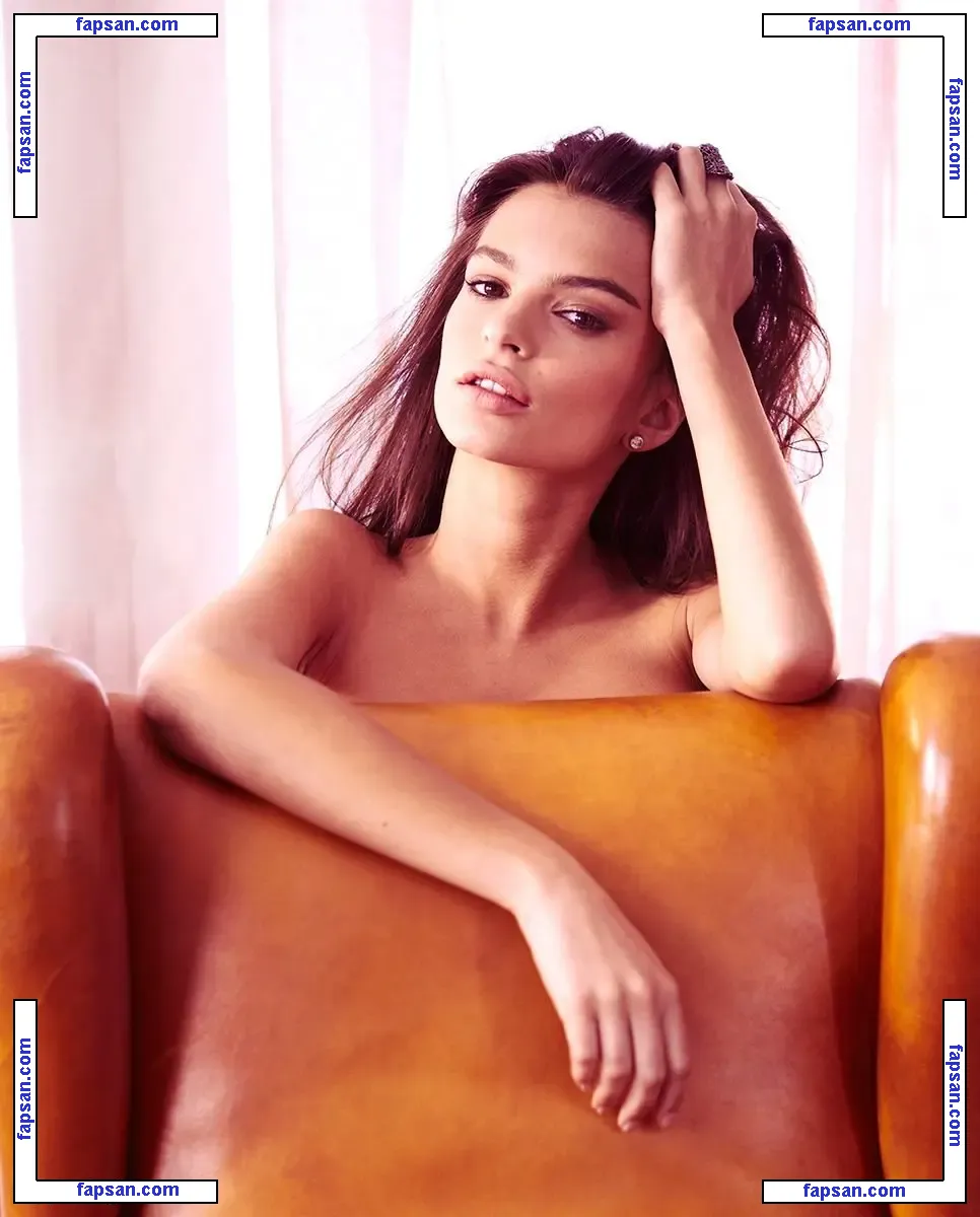 Emily Ratajkowski голая фото #4784 с Онлифанс