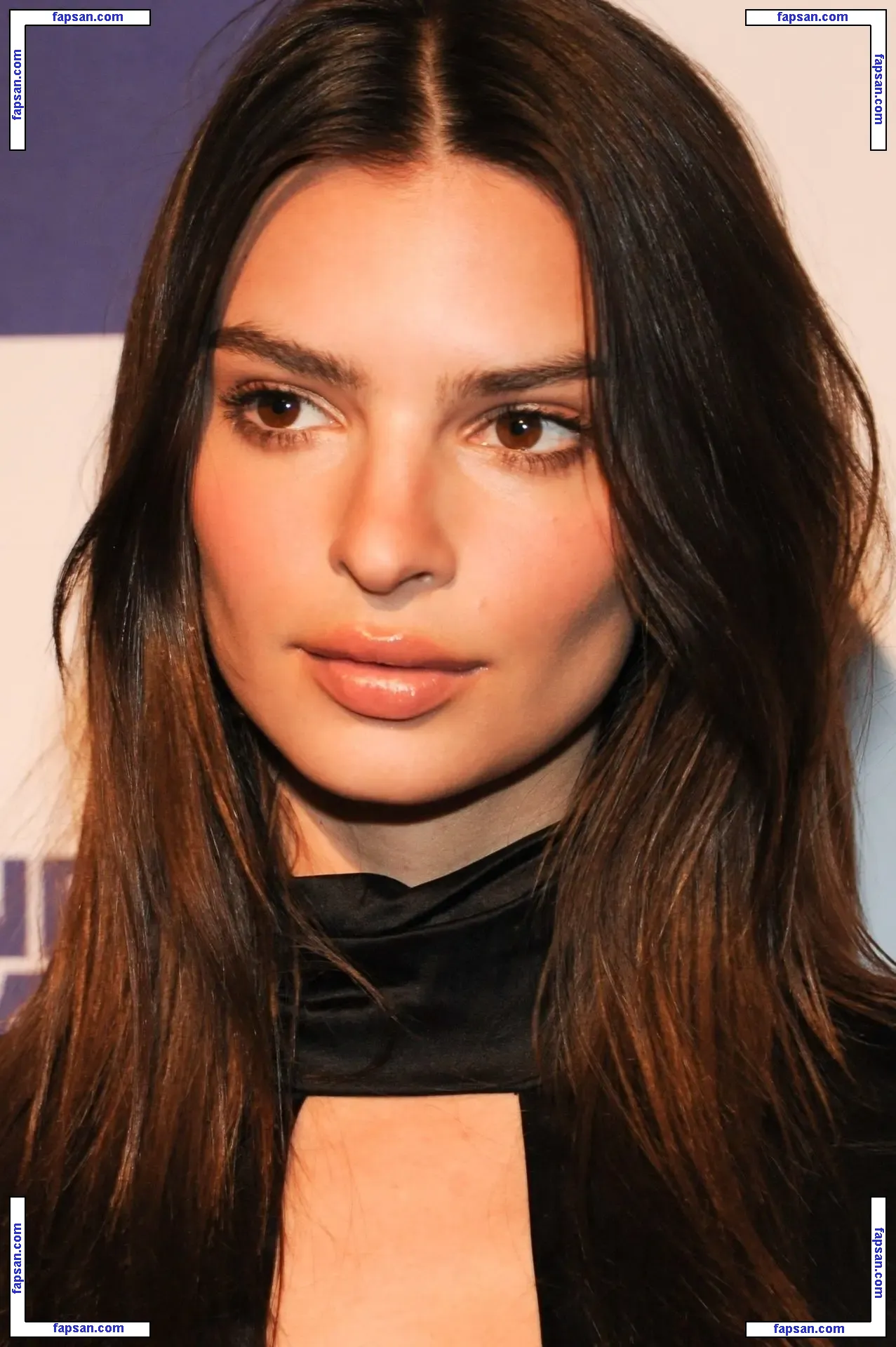 Emily Ratajkowski голая фото #5619 с Онлифанс
