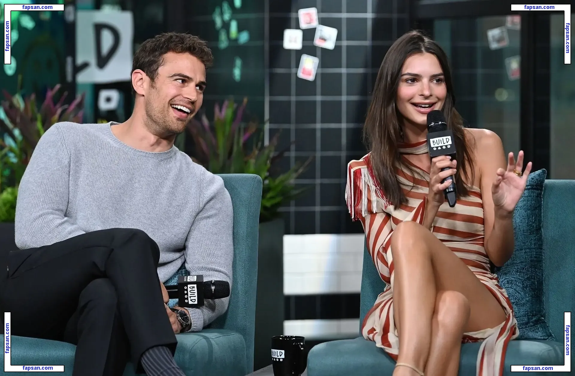 Emily Ratajkowski голая фото #6284 с Онлифанс