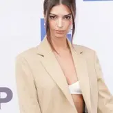 Emily Ratajkowski голая #6517