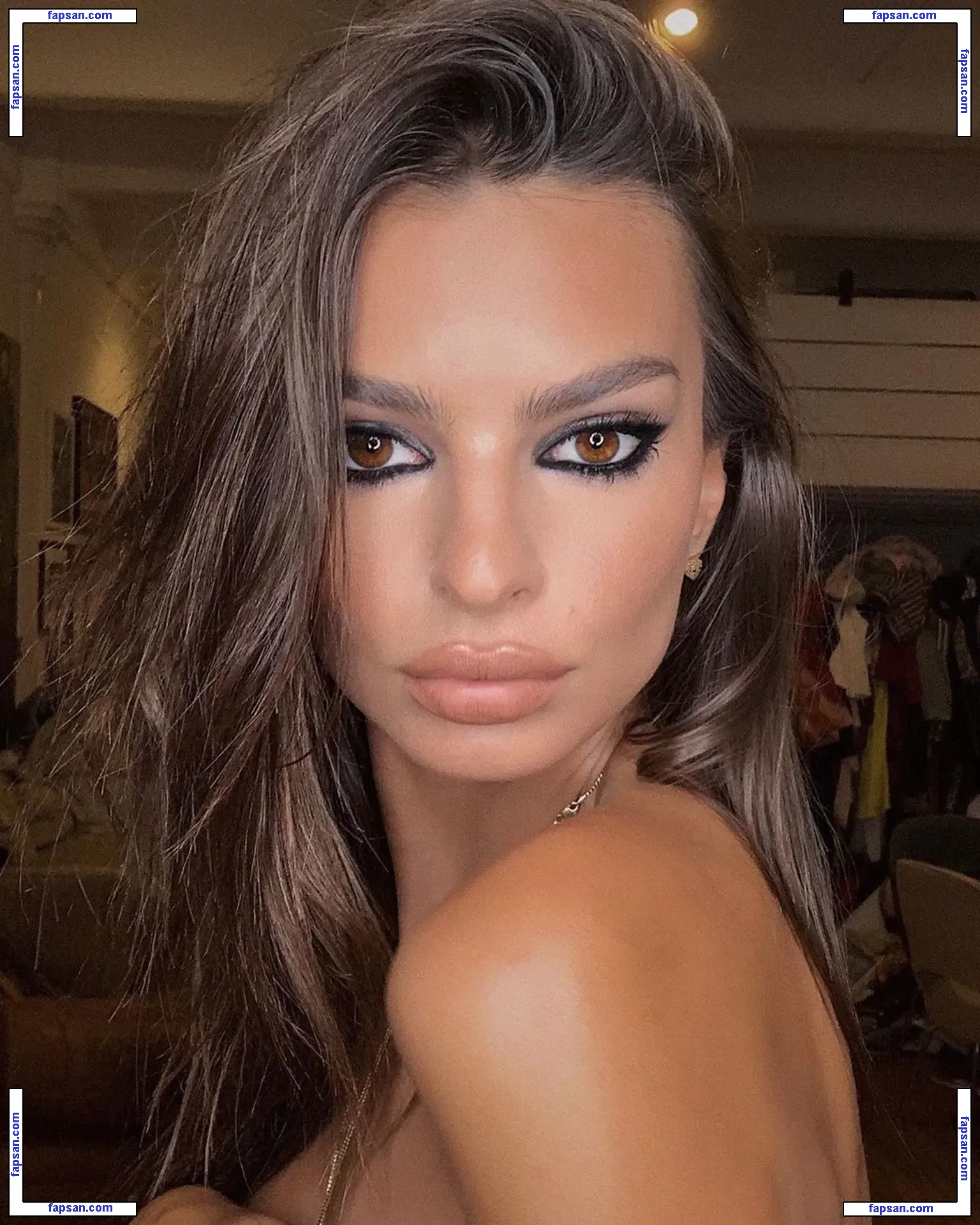 Emily Ratajkowski голая фото #7002 с Онлифанс