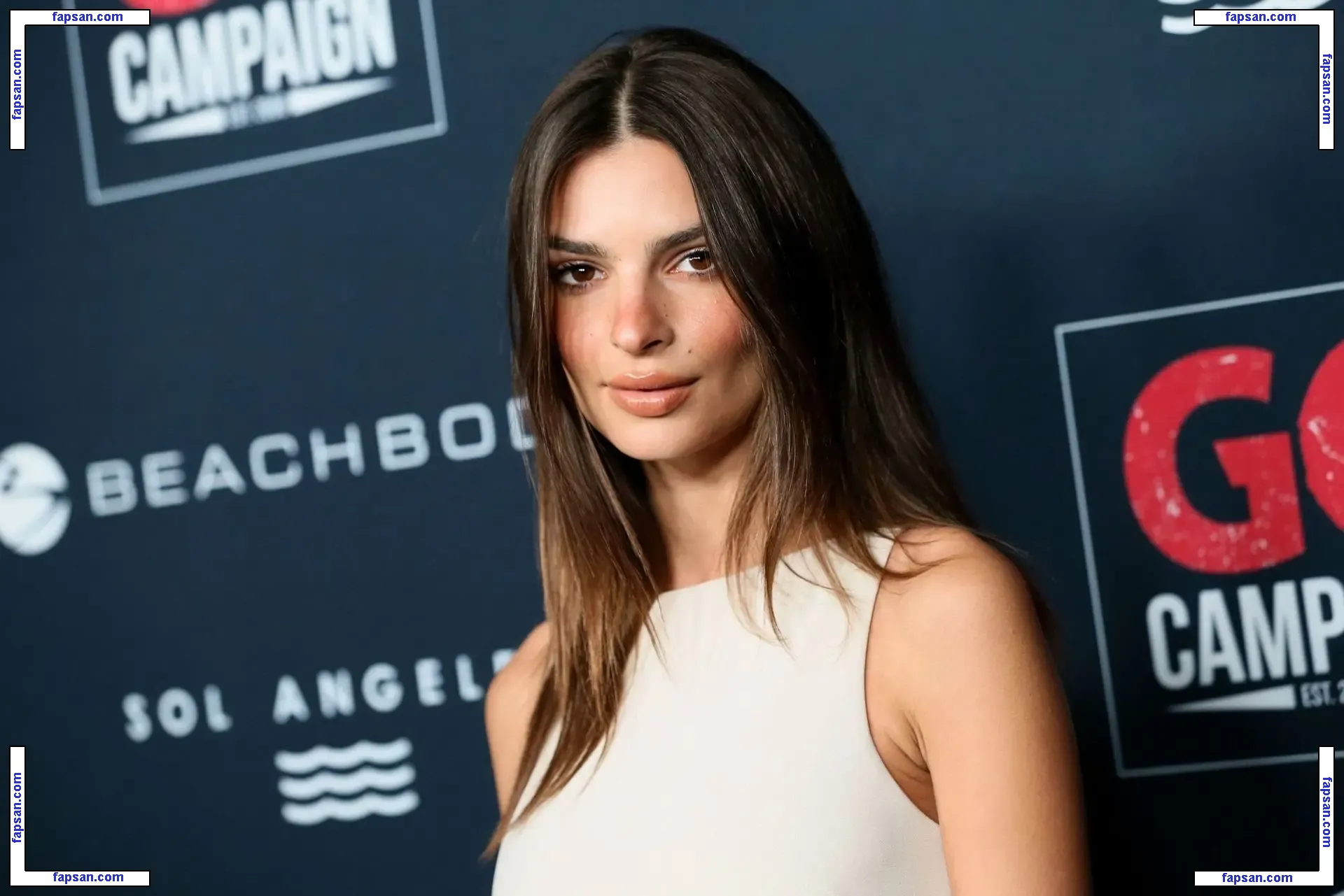 Emily Ratajkowski голая фото #7779 с Онлифанс