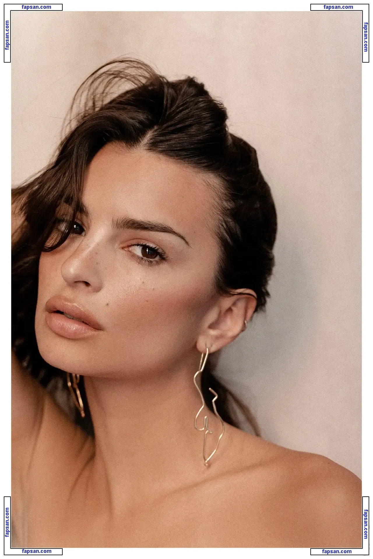 Emily Ratajkowski голая фото #7808 с Онлифанс