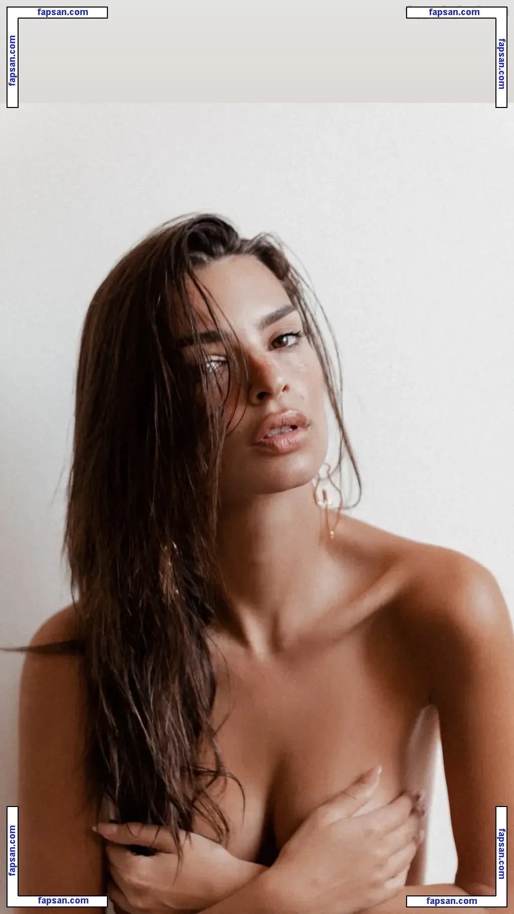 Emily Ratajkowski голая фото #7811 с Онлифанс