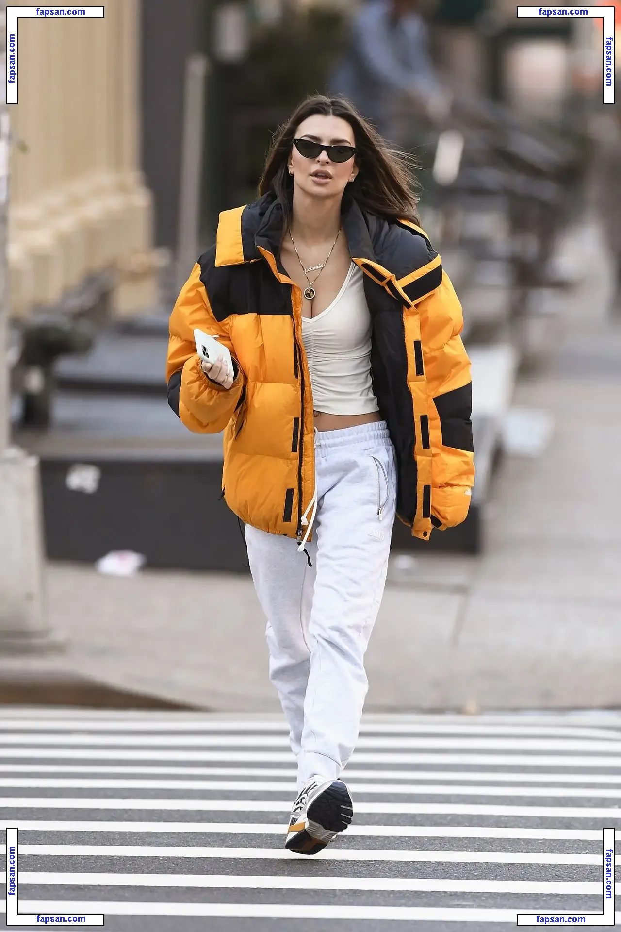 Emily Ratajkowski голая фото #7962 с Онлифанс