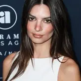 Emily Ratajkowski голая #7724