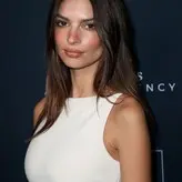 Emily Ratajkowski голая #7784