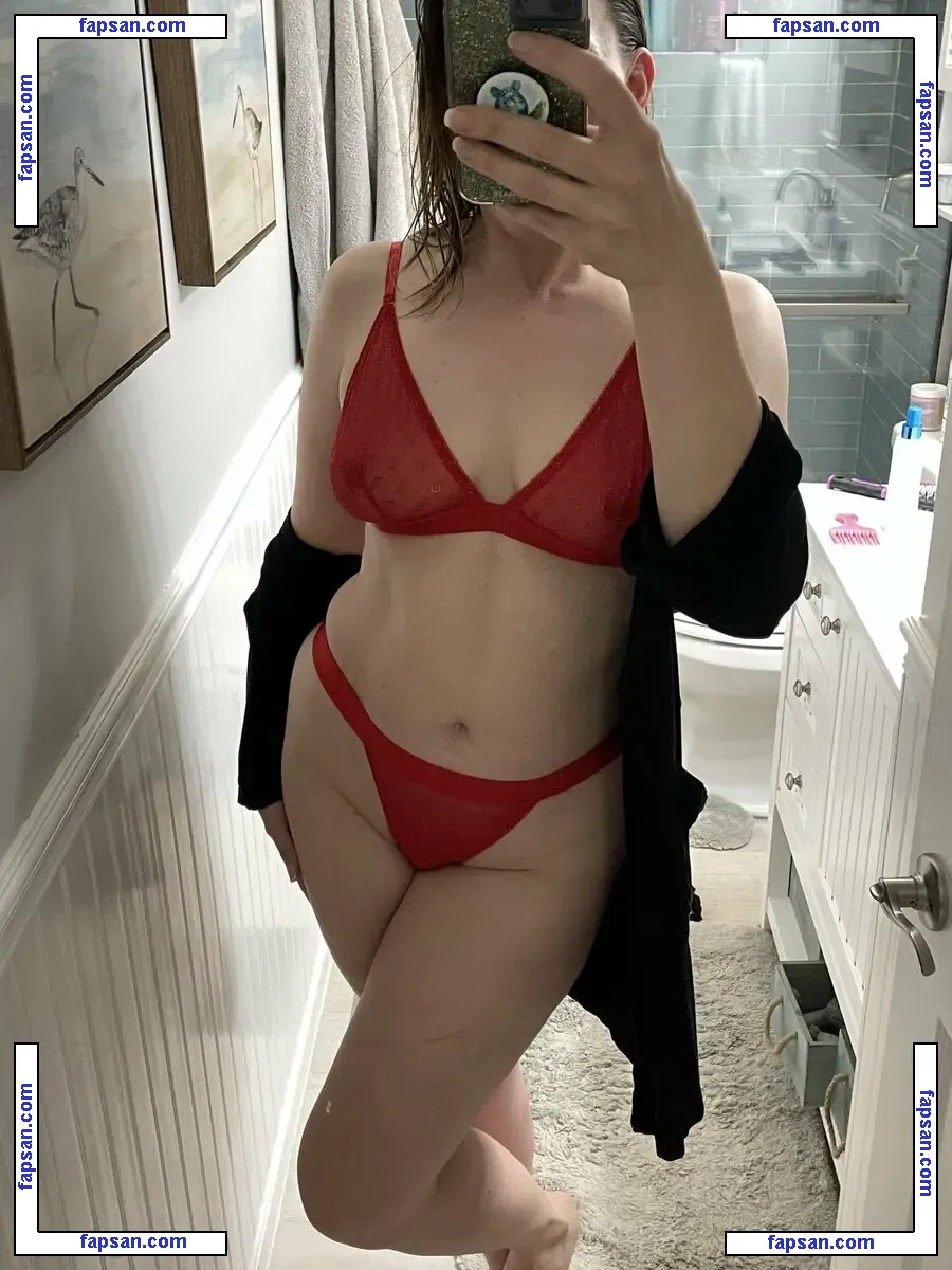 Emily Sequoia nude photo #0003 from OnlyFans