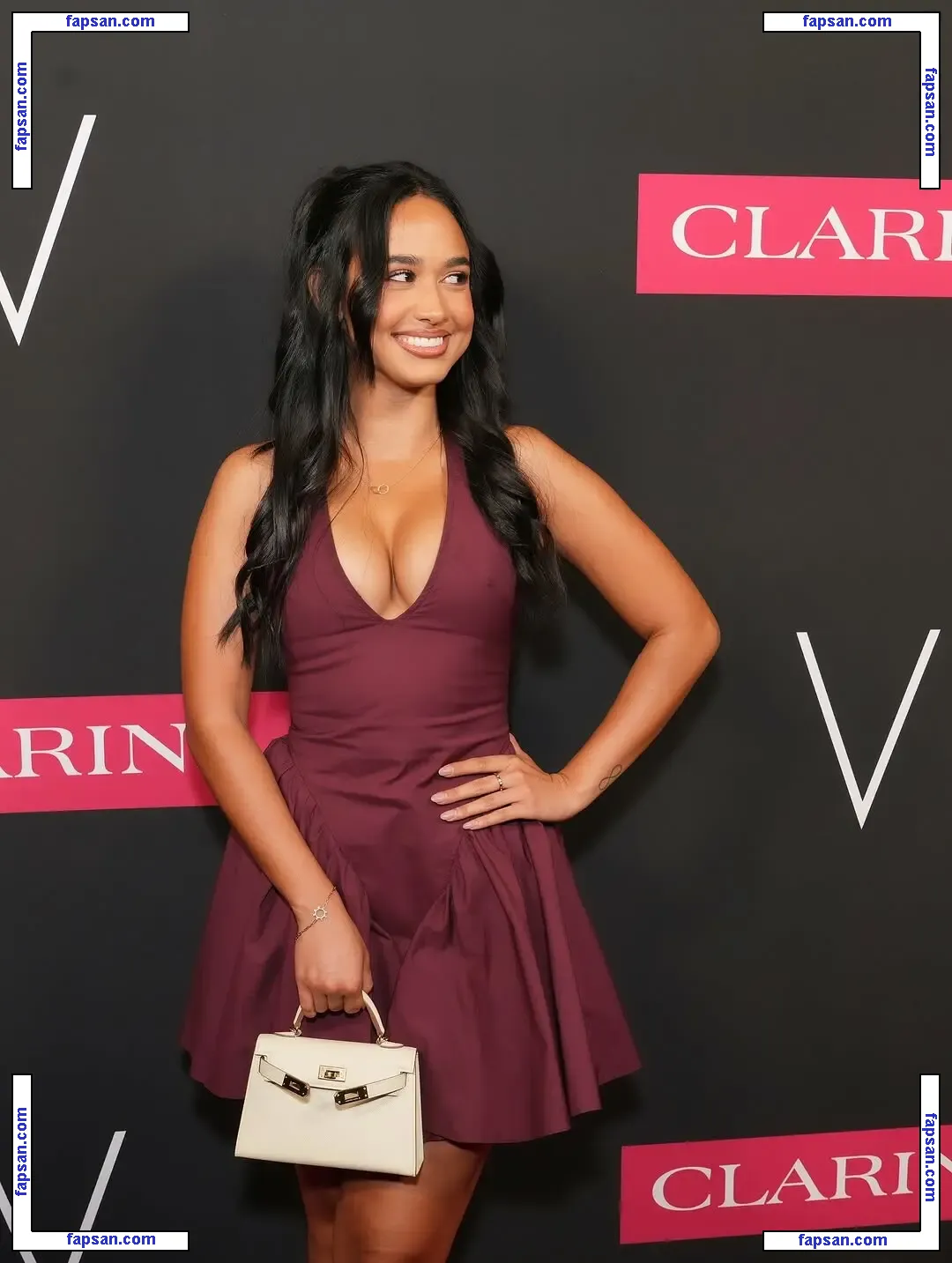 Emily Tosta голая фото #0231 с Онлифанс