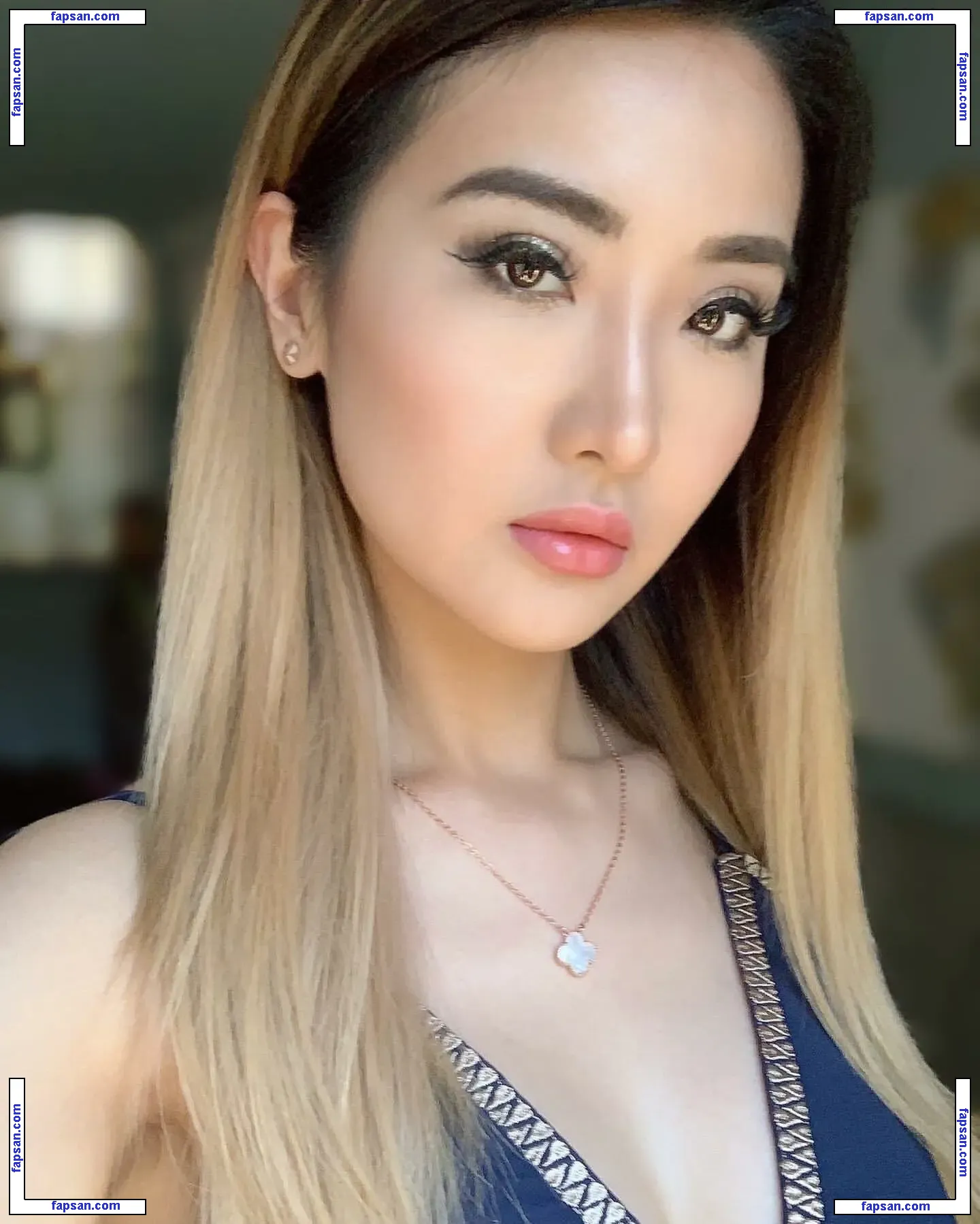 Emily108 nude photo #0004 from OnlyFans