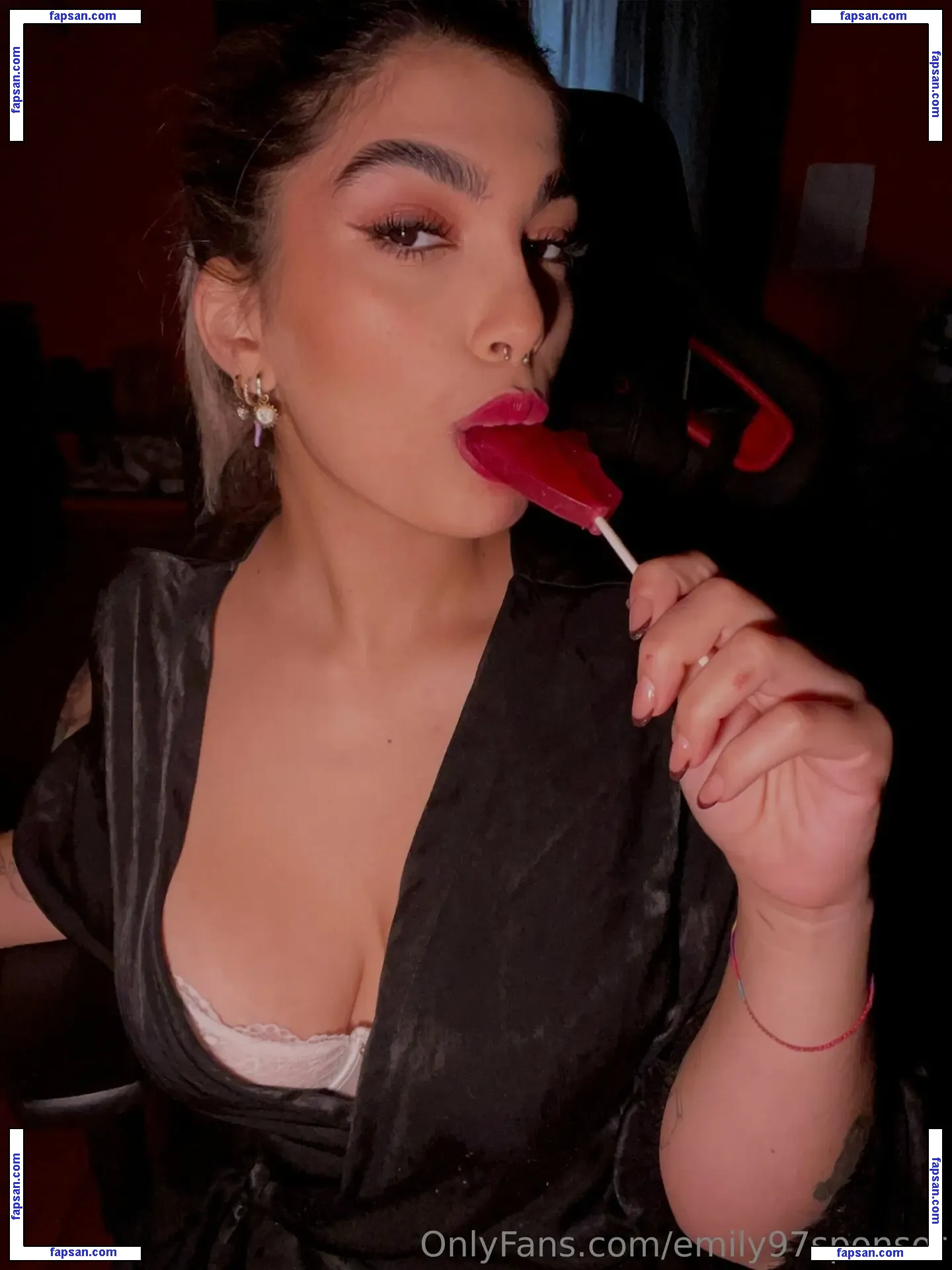 emily97sponsor nude photo #0007 from OnlyFans