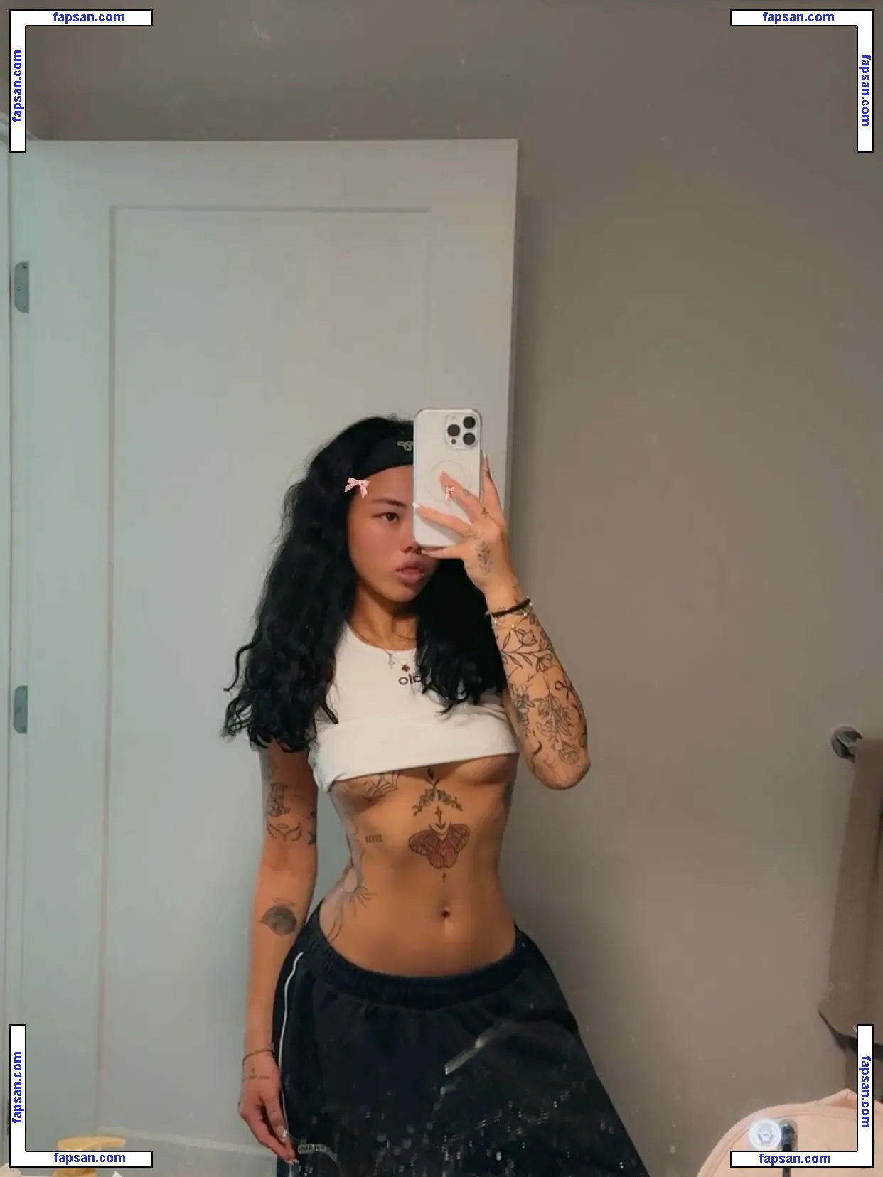 Emilyafeng nude photo #0022 from OnlyFans