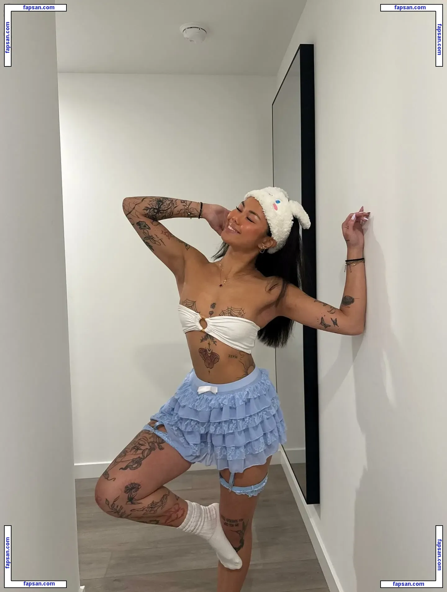 Emilyafeng nude photo #0035 from OnlyFans