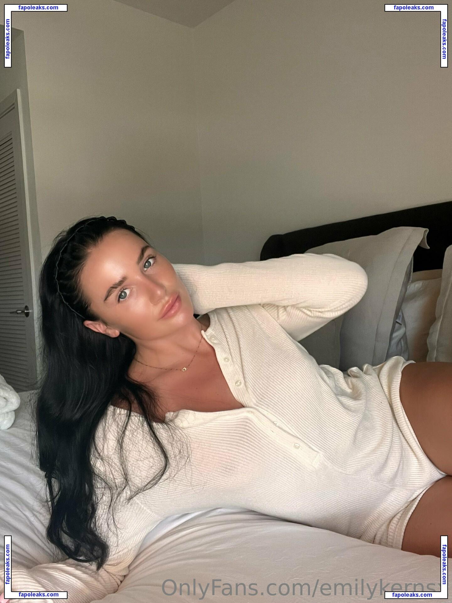 emilykernsx / emily.kerns nude photo #0025 from OnlyFans