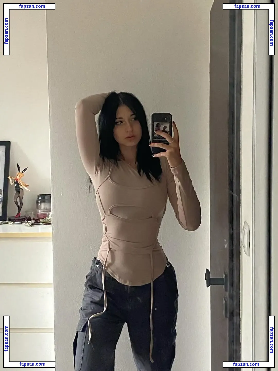 Emilylovexxx nude photo #0026 from OnlyFans