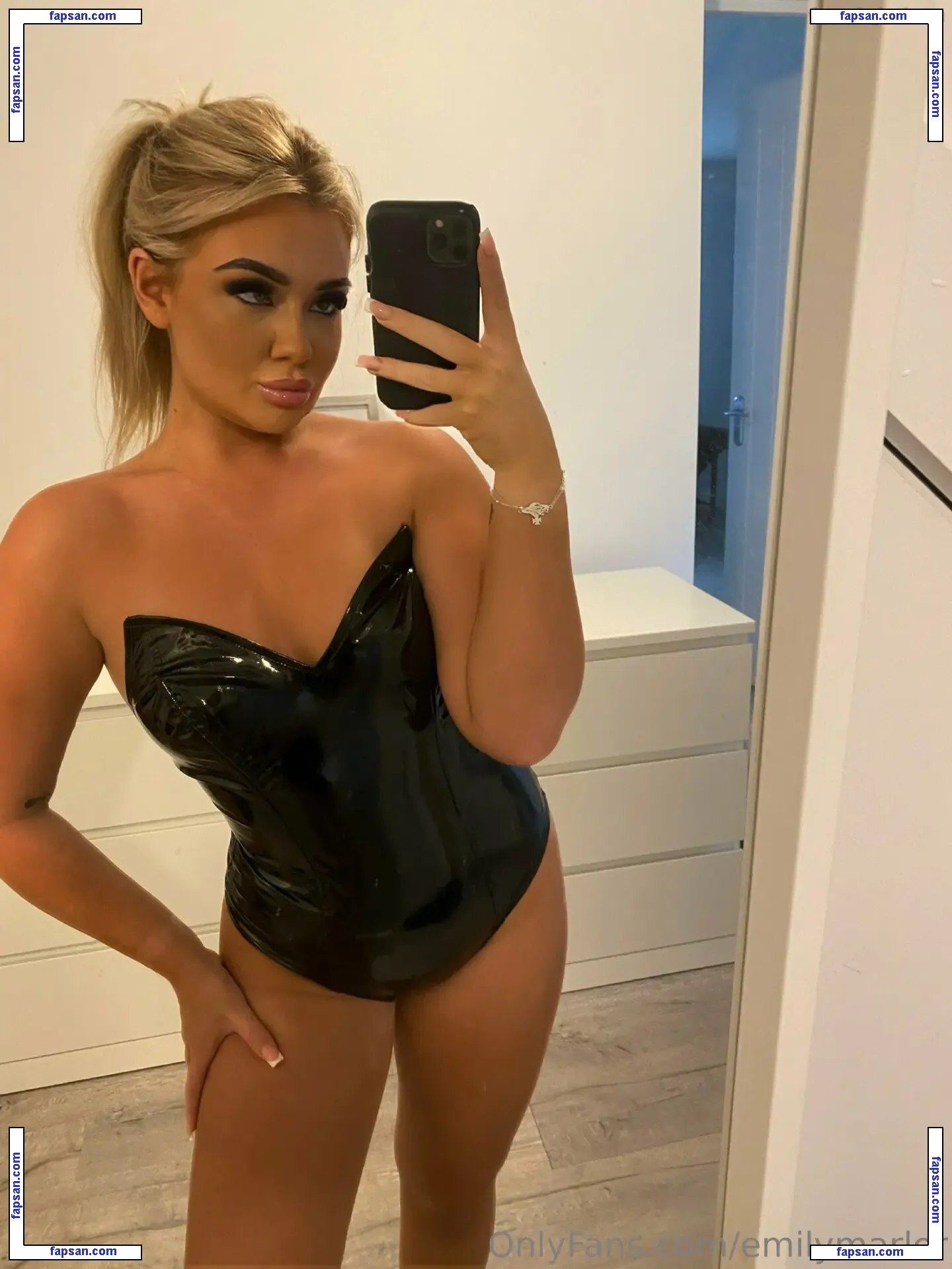 emilymrlor nude photo #0005 from OnlyFans