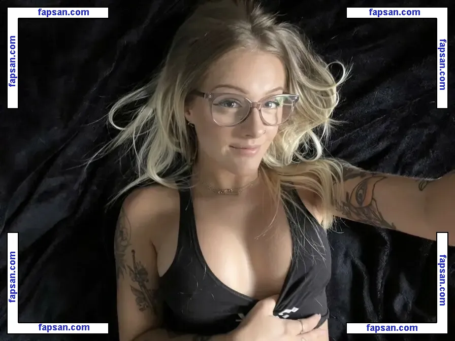 emilytokes nude photo #0003 from OnlyFans