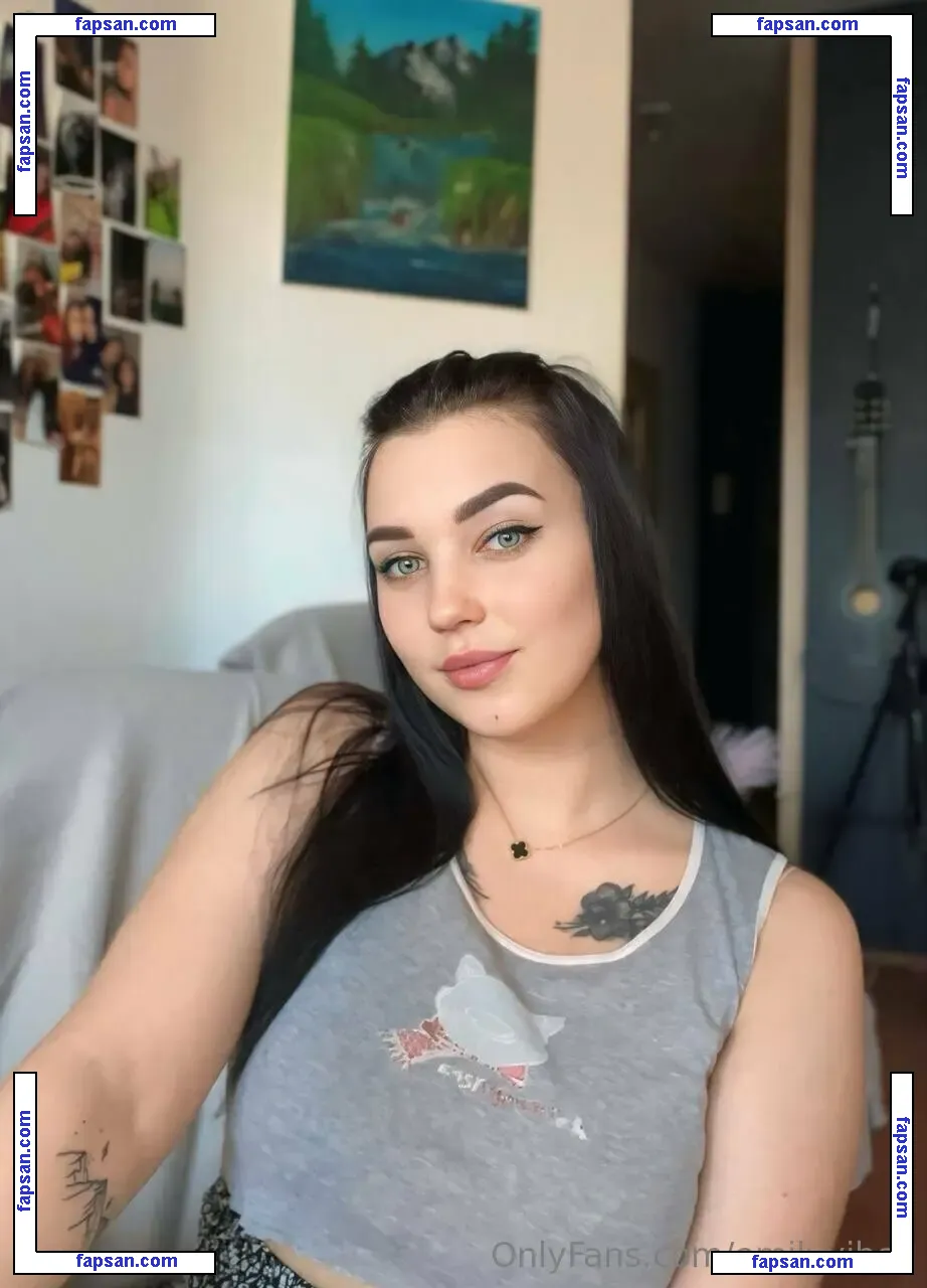 emilyvibes nude photo #0006 from OnlyFans