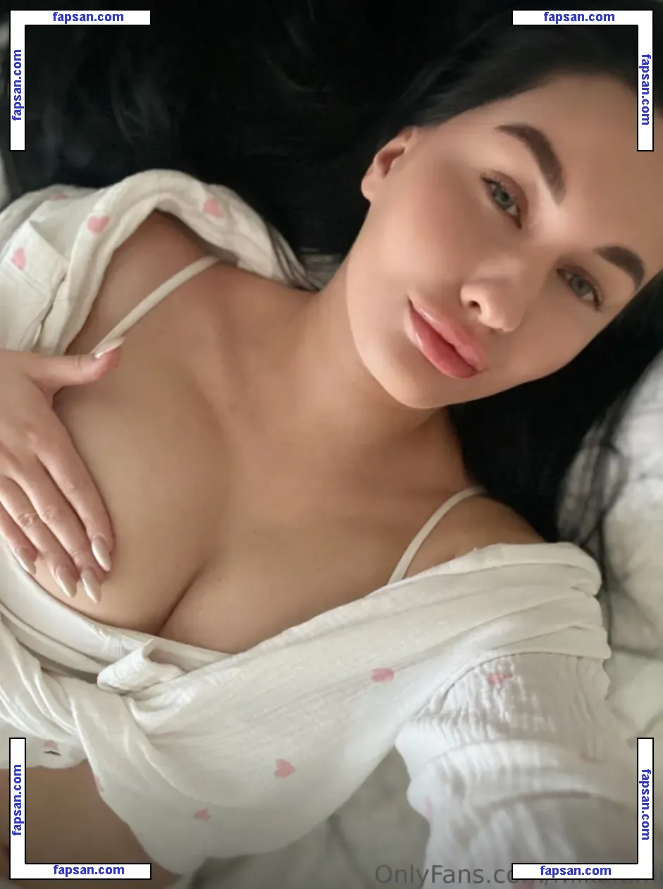 emilyy_ly nude photo #0005 from OnlyFans