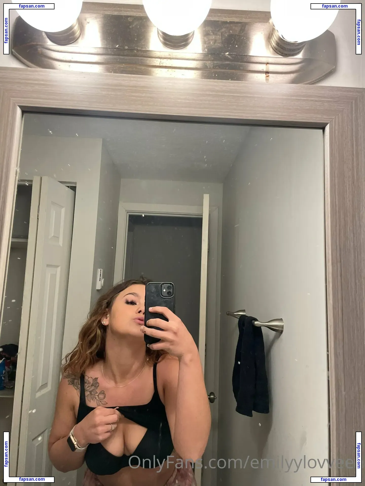 emilyylovveee nude photo #0005 from OnlyFans