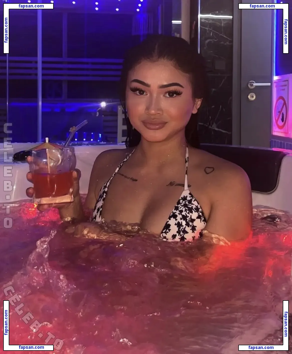 Eminedere голая фото #0006 с Онлифанс