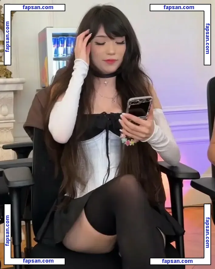 Emiru nude photo #0056 from OnlyFans