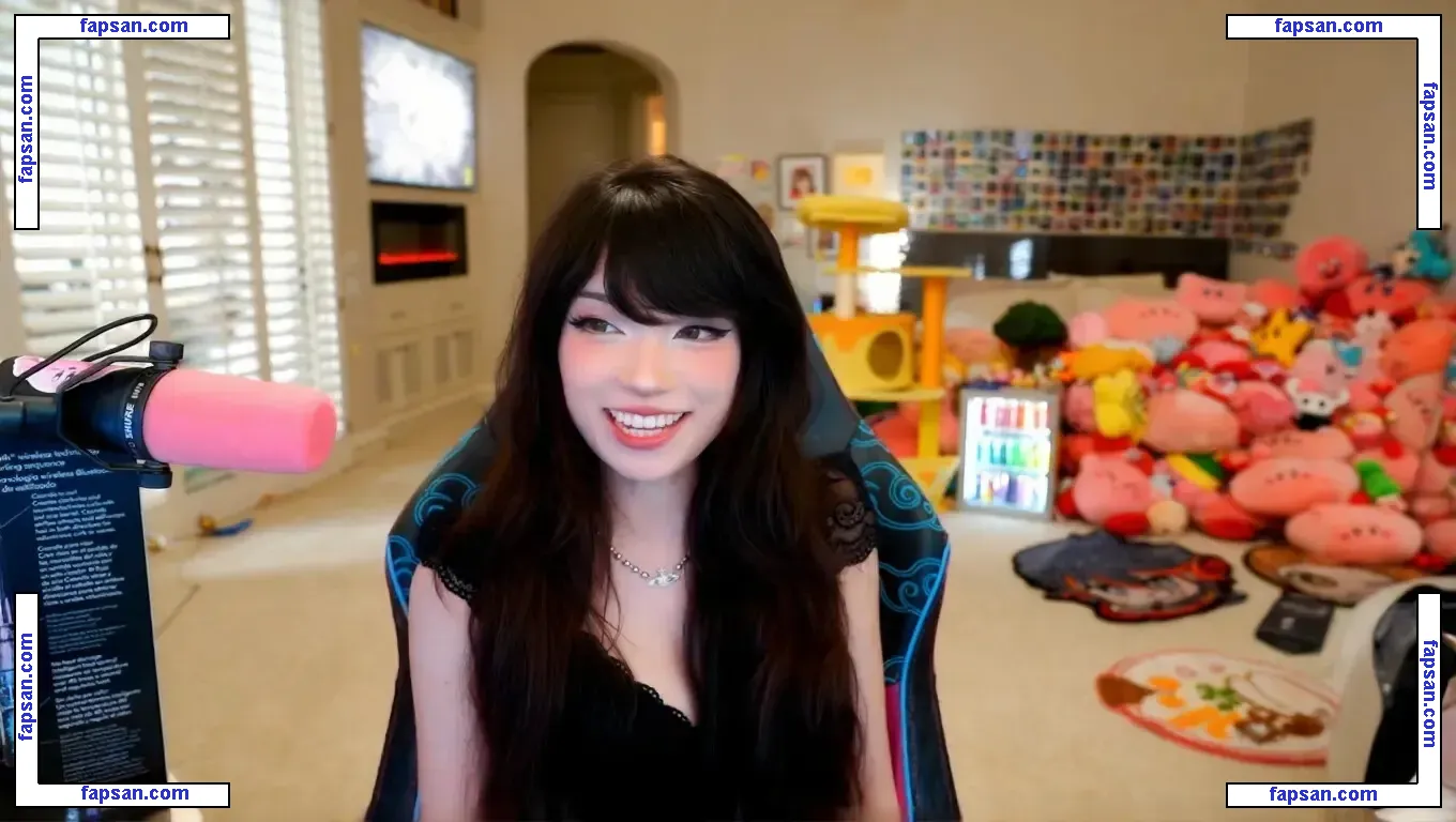 Emiru голая фото #0249 с Онлифанс