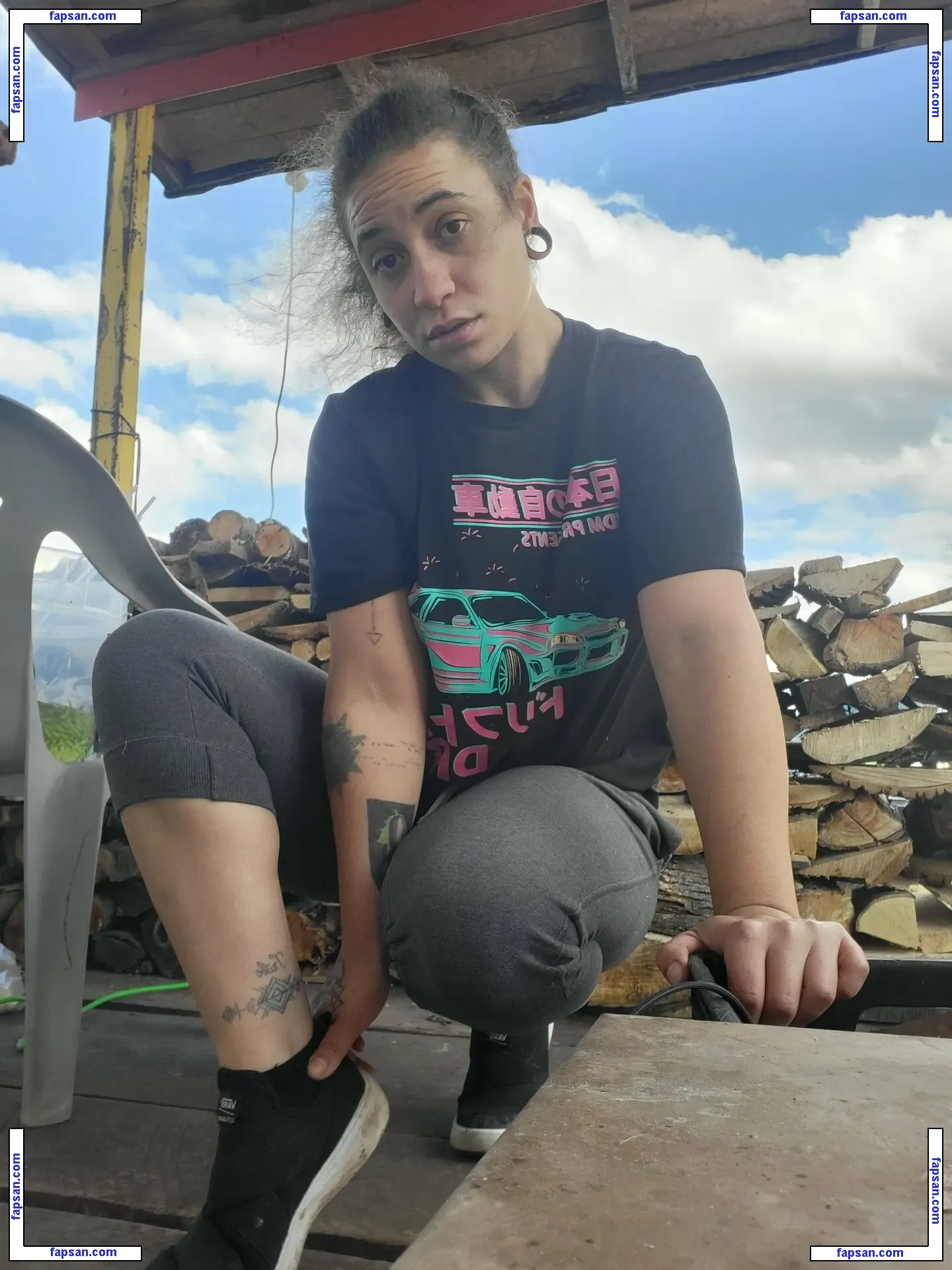 Emm Loomis nude photo #0023 from OnlyFans