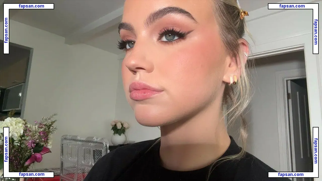 Emma Brooks nude photo #1283 from OnlyFans