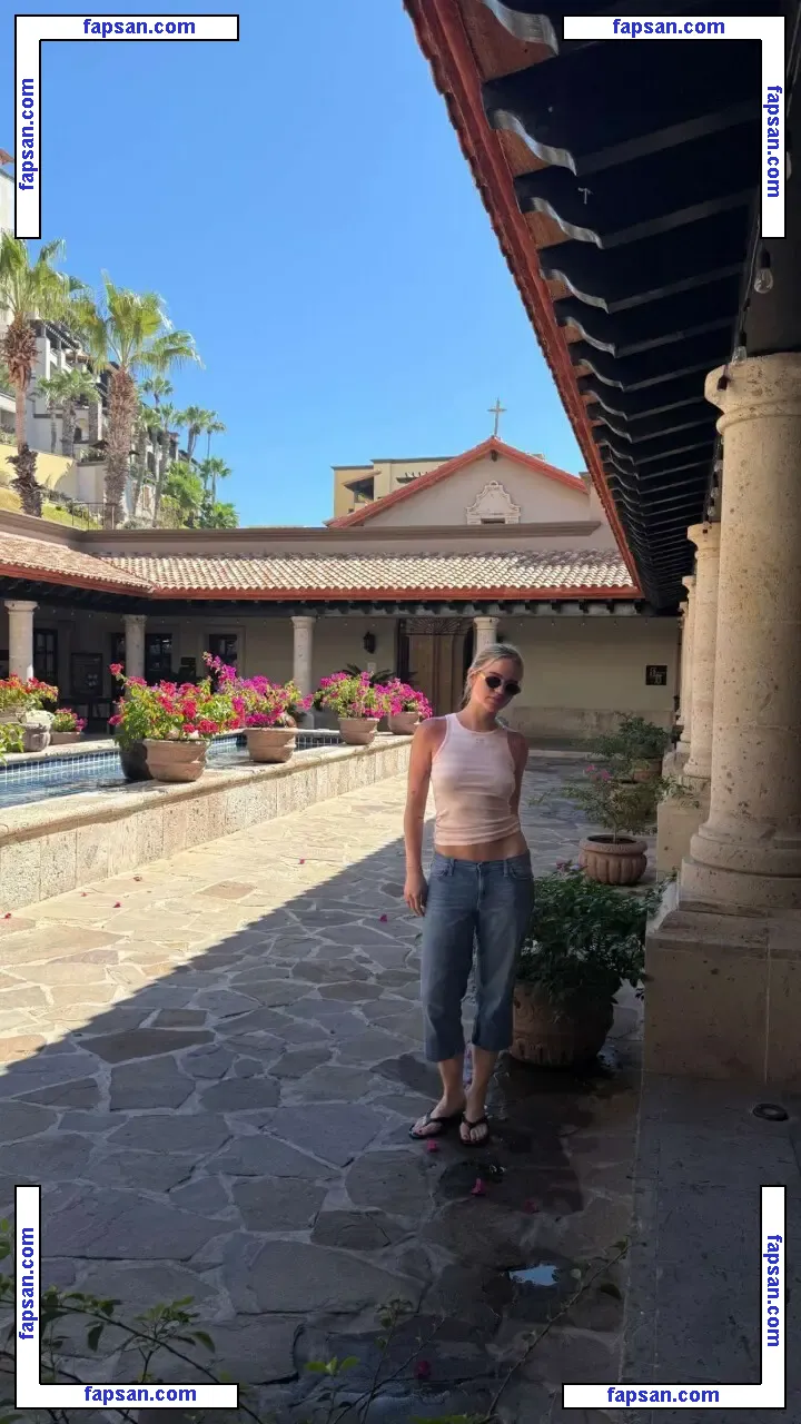 Emma Brooks nude photo #1286 from OnlyFans