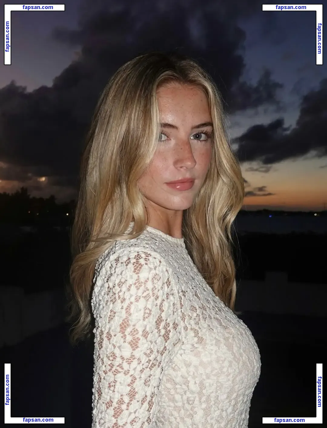 Emma Burnze nude photo #0015 from OnlyFans
