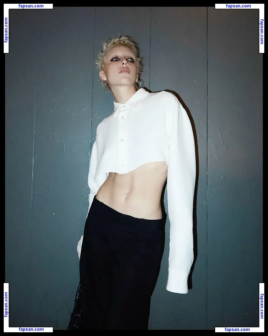 Emma Chamberlain nude photo #0321 from OnlyFans