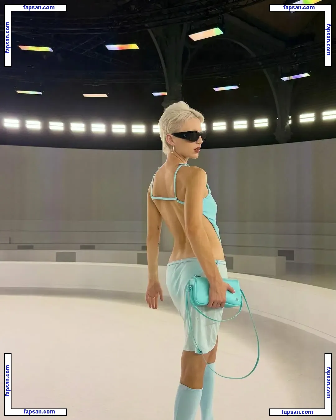 Emma Chamberlain nude photo #0333 from OnlyFans