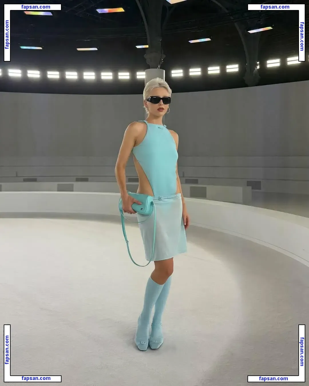 Emma Chamberlain nude photo #0334 from OnlyFans