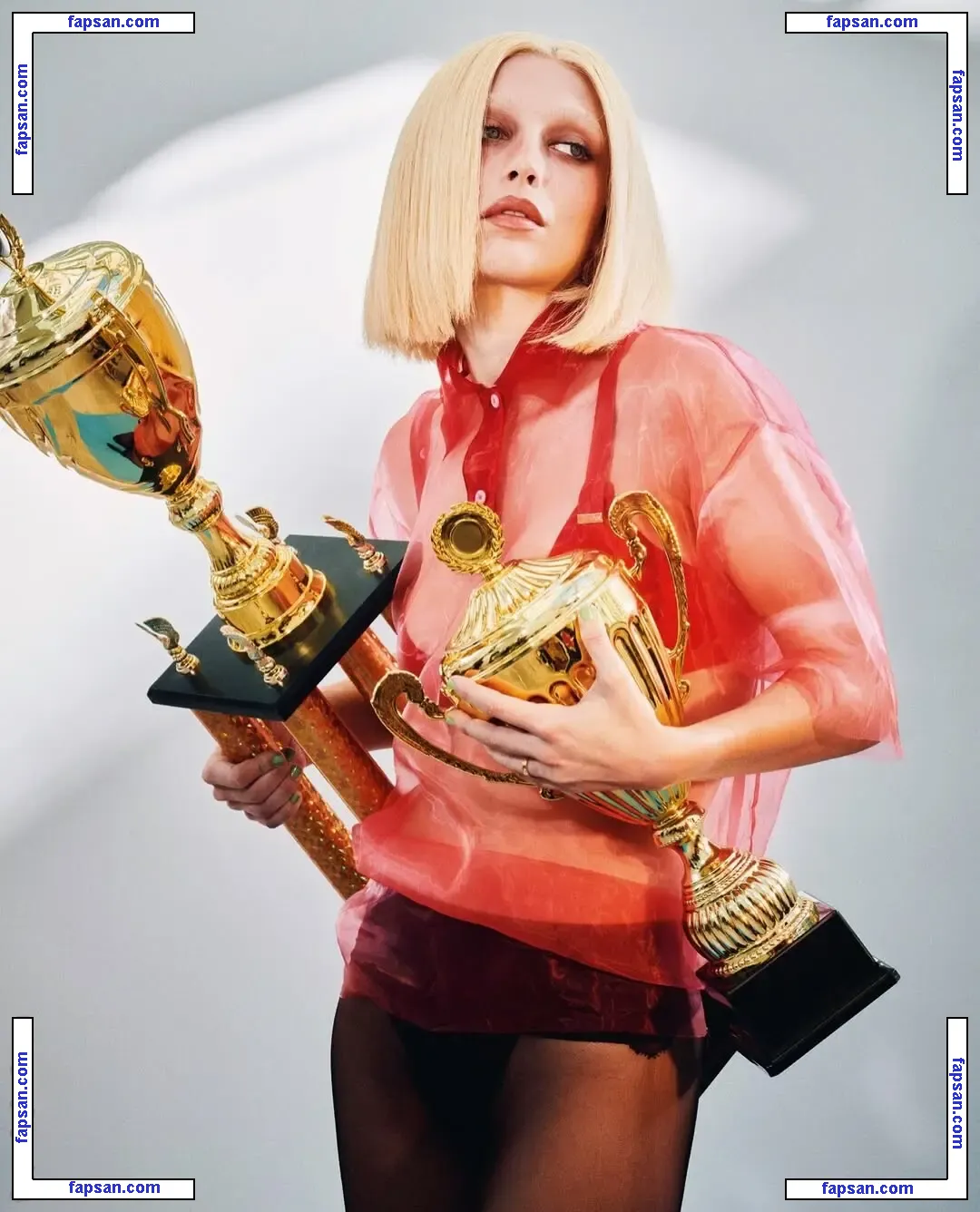 Emma Chamberlain nude photo #0341 from OnlyFans