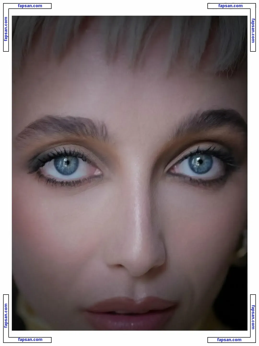 Emma Chamberlain nude photo #0365 from OnlyFans