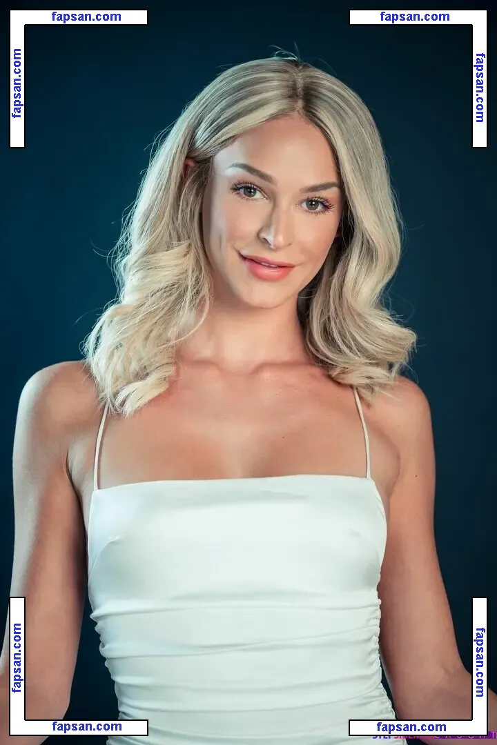 Emma Hix nude photo #0739 from OnlyFans