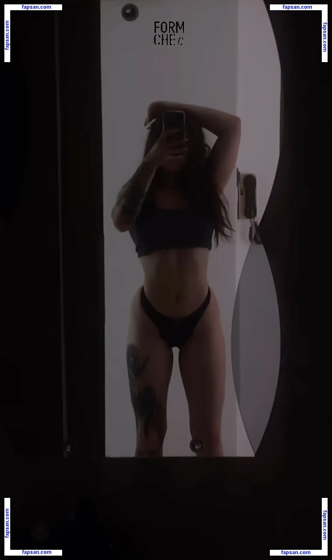 Emma_pisarcik nude photo #0002 from OnlyFans
