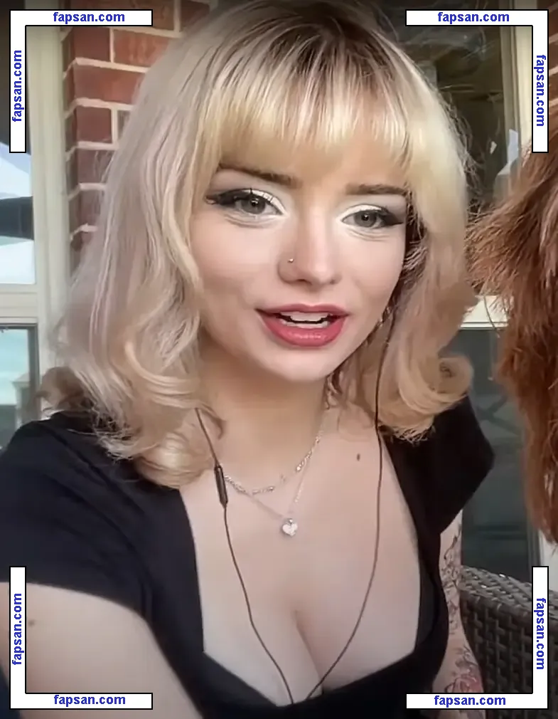 Emma's MySpace nude photo #0004 from OnlyFans