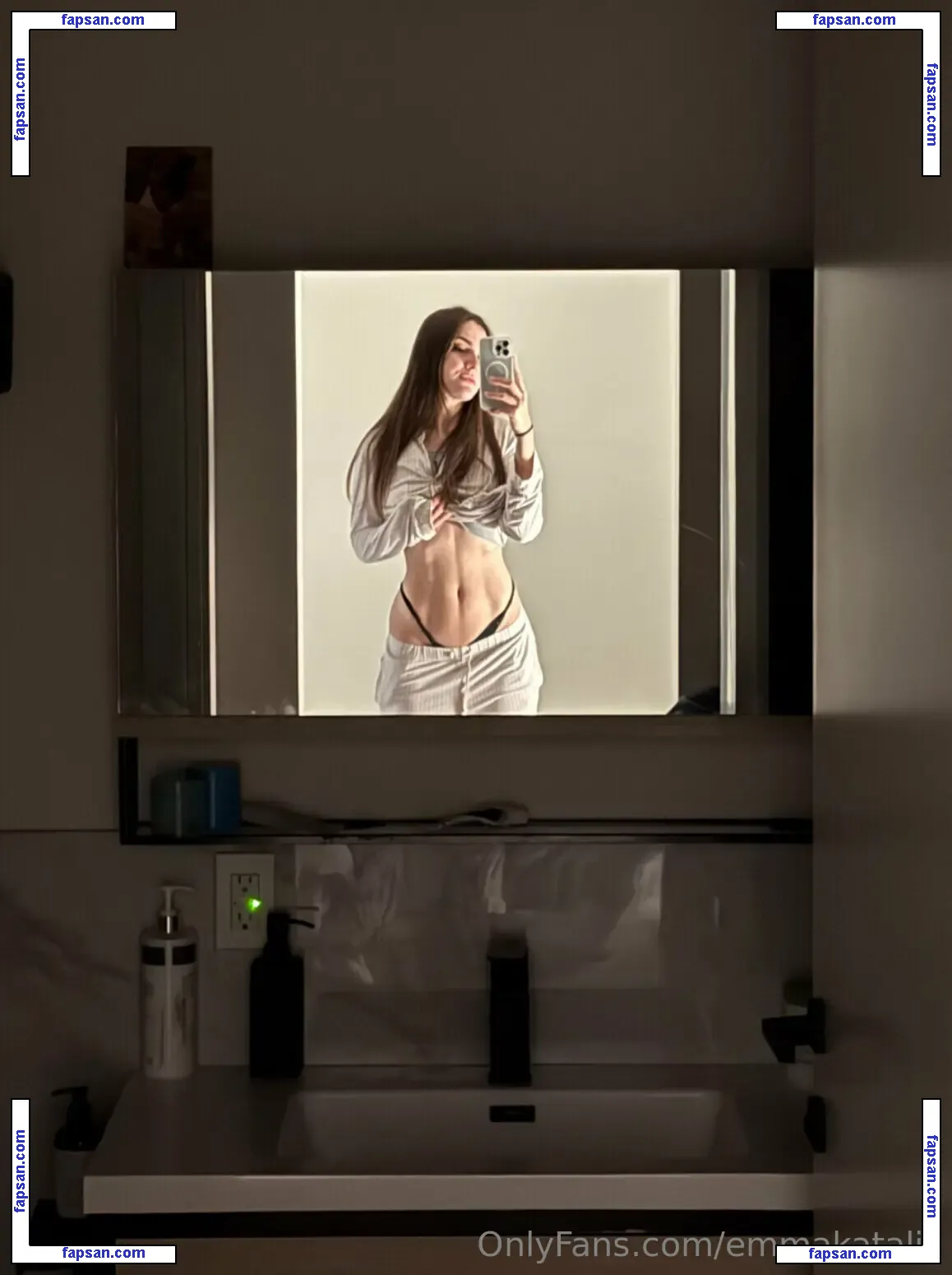 emmakatalis nude photo #0057 from OnlyFans