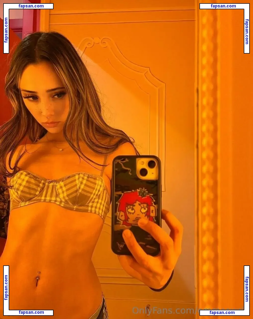 emmaswrld nude photo #0132 from OnlyFans