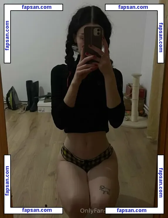 emmelina_vip nude photo #0001 from OnlyFans