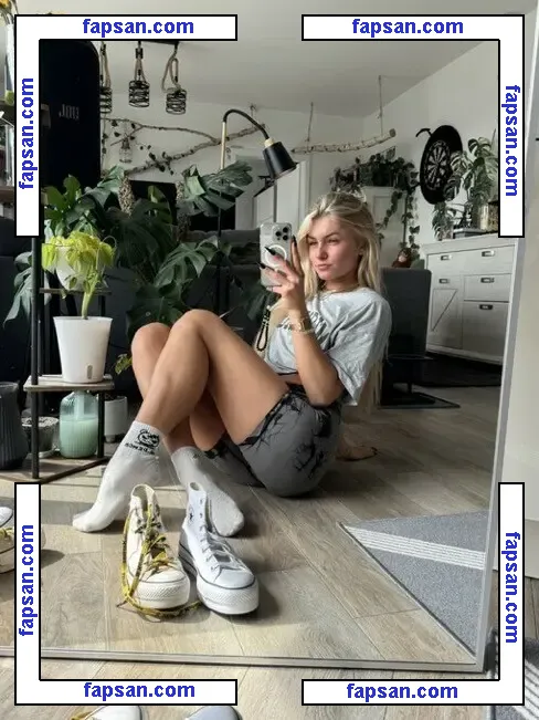 Emmysfeetandsocks nude photo #0039 from OnlyFans